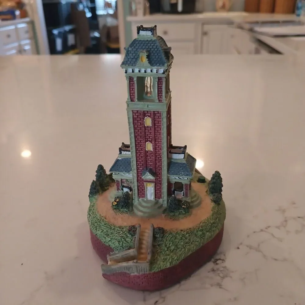 Liberty Falls Village Bell Tower 1996 AH333 Does Not Play Music